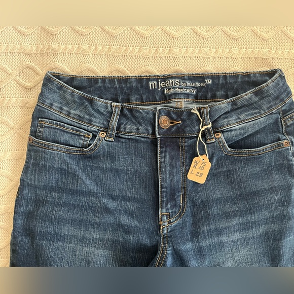 Maurices Darker Wash Distressed Curvy High Rise Jeans Straight Leg Size 10 - Picture 13 of 13
